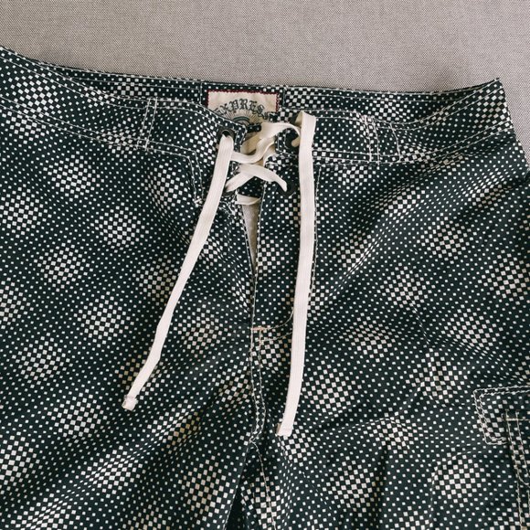 90% NEW MENS SPORTING SHORTS - Picture 2 of 6